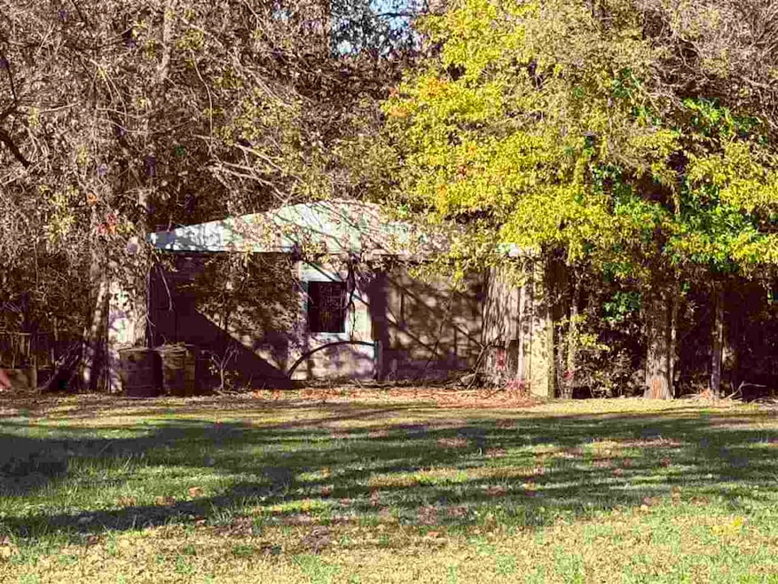 825 W Prospect Ave, Ponca City, OK 74601 - photo 1