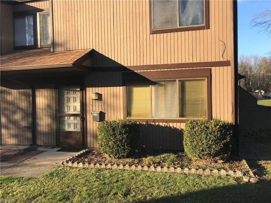 26651 Lake of the Falls Blvd, Olmsted Falls, OH 44138 - photo 1