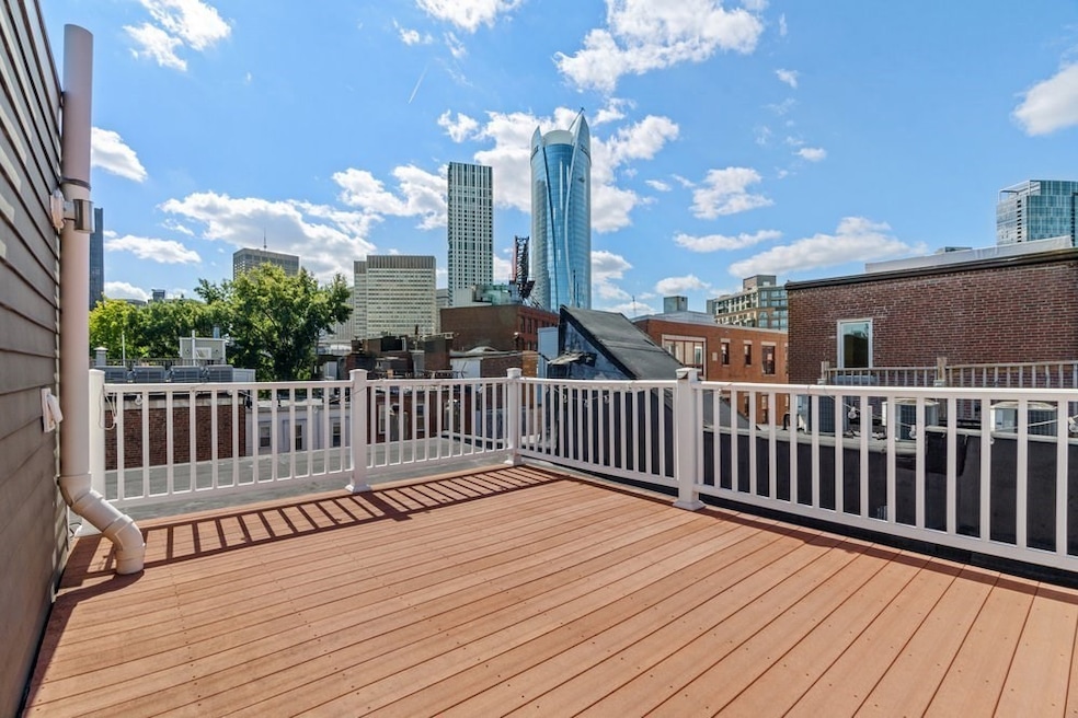 11 Wiget St unit 11-4, Boston, MA 02113 - photo 1