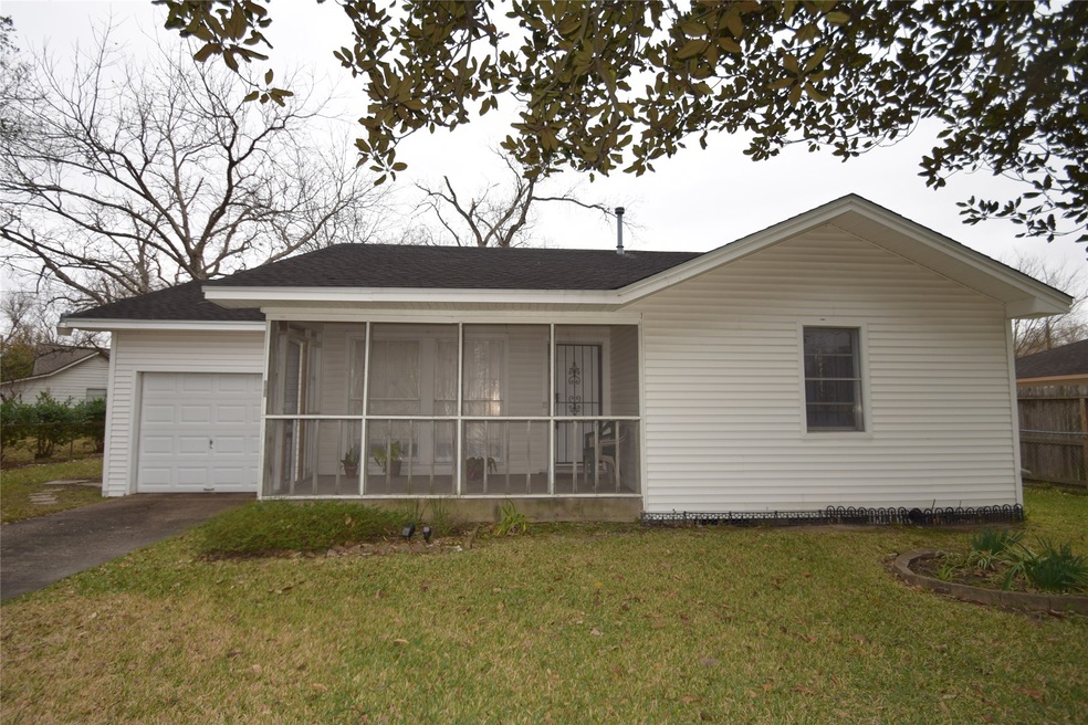 7004 Darien St, Houston, TX 77028 - photo 1