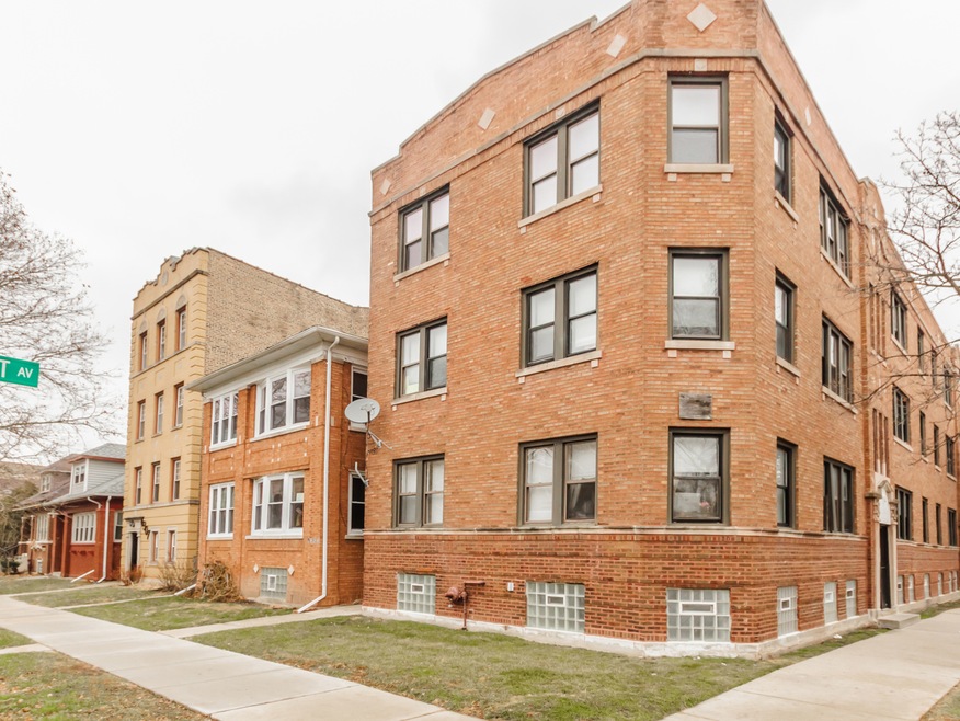 2724 W Rosemont Ave unit 3, Chicago, IL 60659 - photo 1