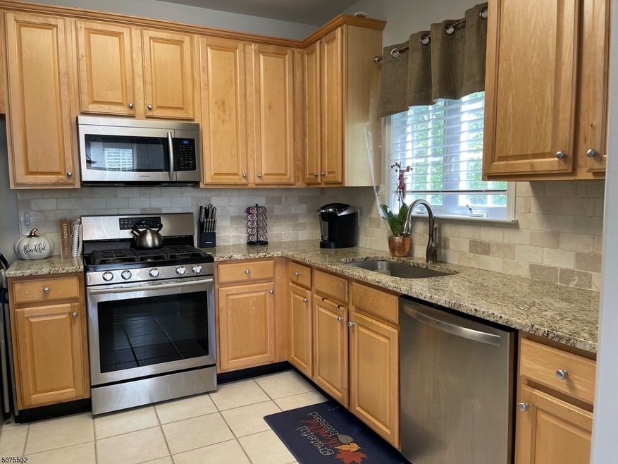 28 Limerick Ln unit 28, Phillipsburg, NJ 08865 - photo 1