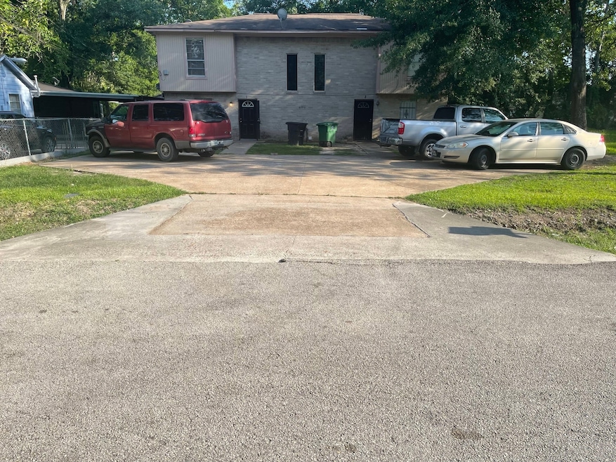 6706 Finch St unit 1, Houston, TX 77028 - photo 1