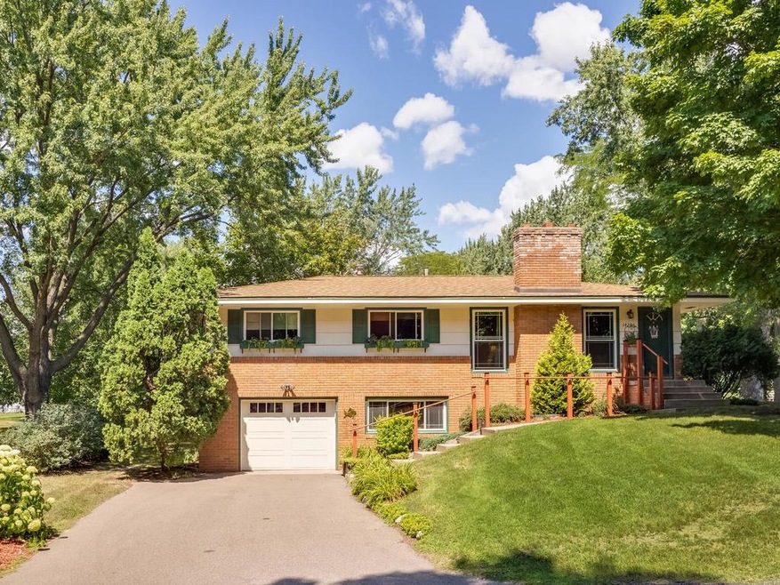 Welcome to 14206 Glenridge Road!