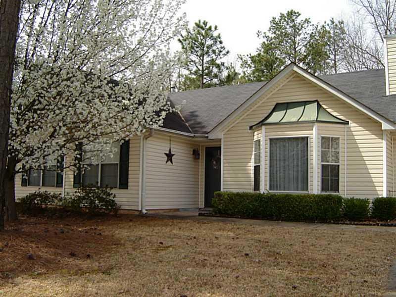 Exterior Front. Beautifully maintained, quiet neig