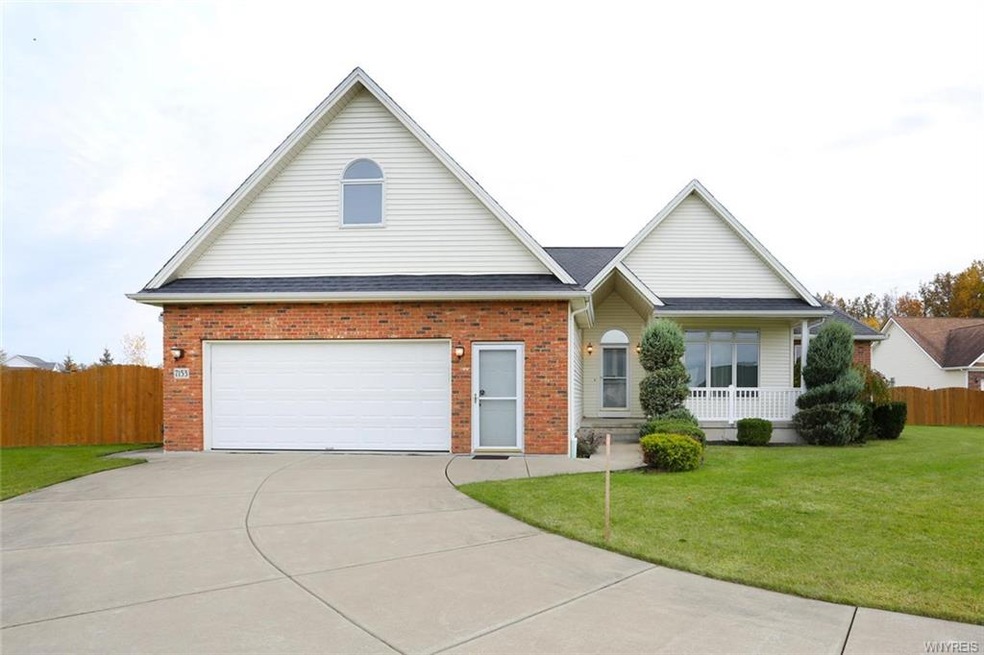 7153 Blue Heron Ct, Niagara Falls, NY 14304 - photo 1