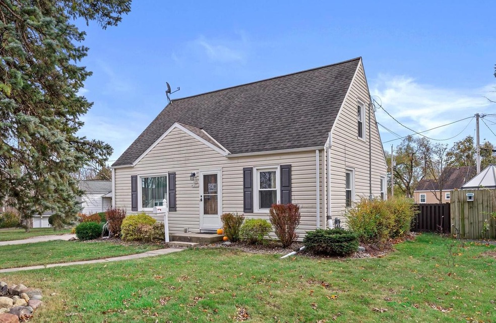 N85W16531 Dardis Place, Menomonee Falls, WI 53051 - photo 1