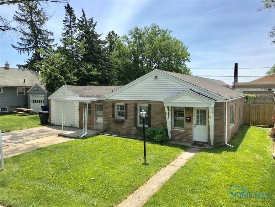 2015 Fairfax Rd, Toledo, OH 43613 - photo 1