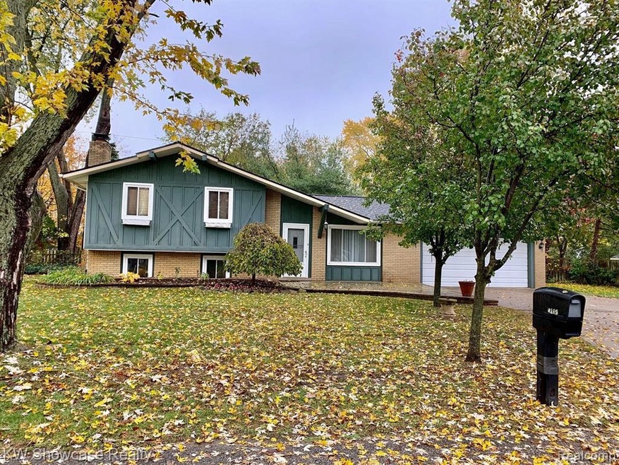 4269 Highland Ct, West Bloomfield, MI 48323 - photo 1