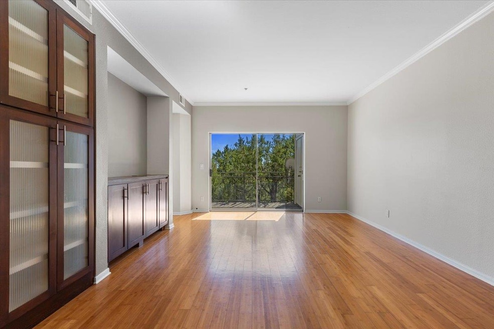 6000 Shepherd Mountain Cove unit 309, Austin, TX 78730 - photo 1