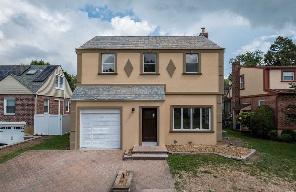 9 Bittersweet Ln, Valley Stream, NY 11581 - photo 1