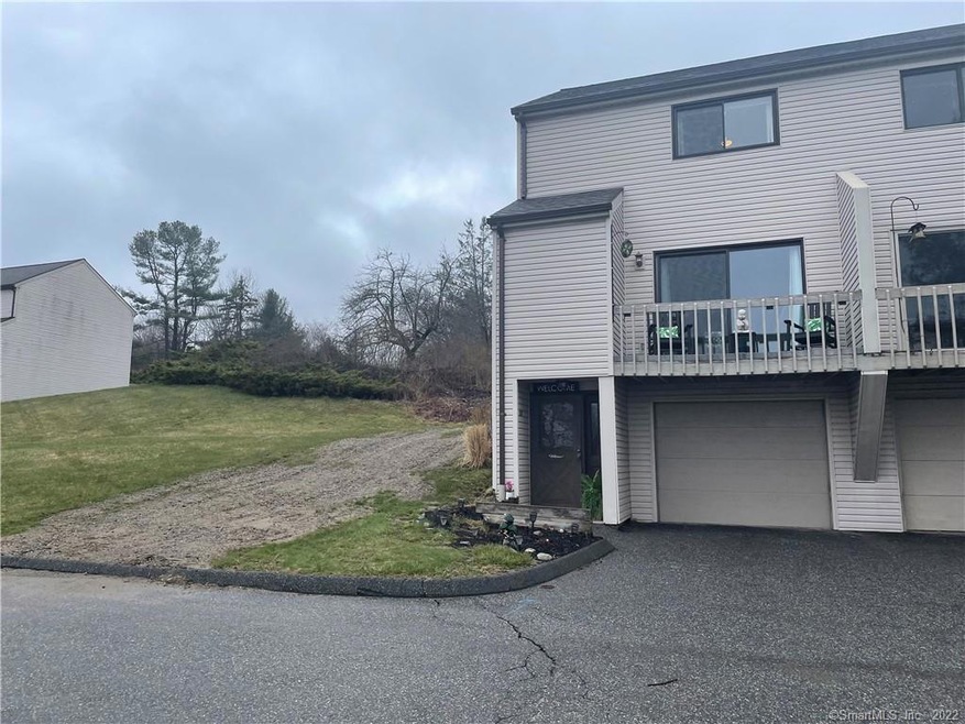End Unit 2 bed, 1 bath condo in rural west side of