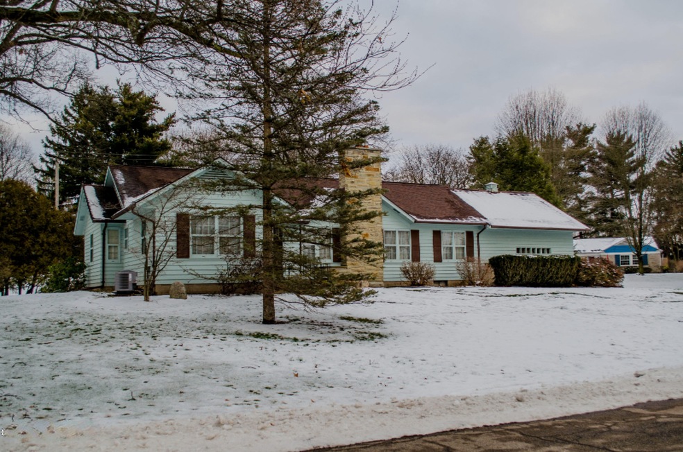 1322 floral dr-48