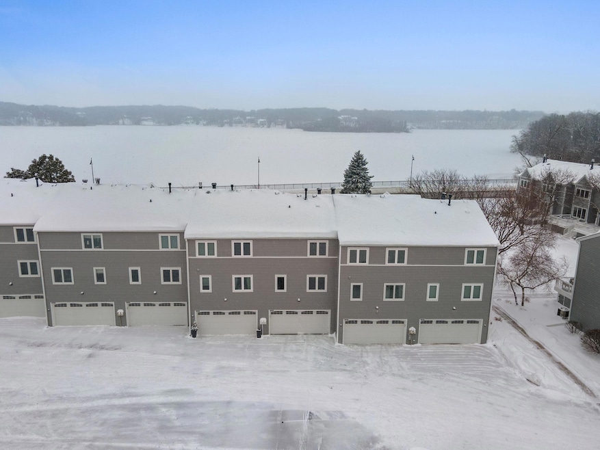 1595 W Wayzata Blvd unit F, Long Lake, MN 55356 - photo 1