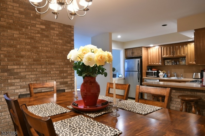 10 Sandburg Ct, Mahwah, NJ 07430 - photo 1