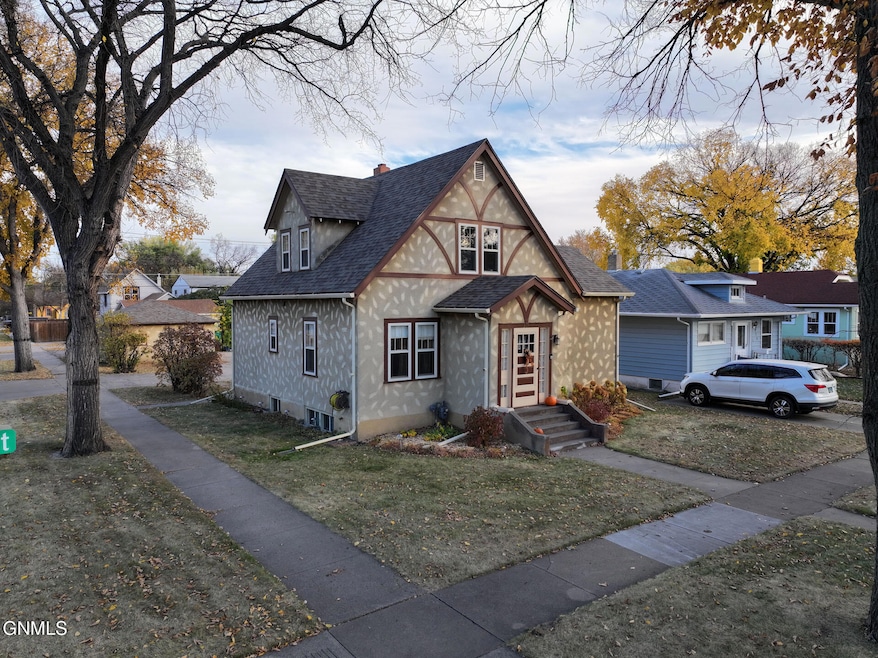 931 N 8th St (18)