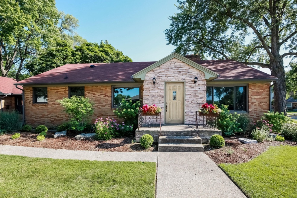001-Front_View-3040391-medium