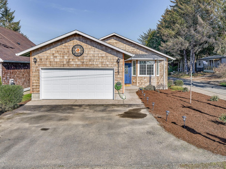 1727 SE 8th St, Lincoln City, OR 97367 - photo 1