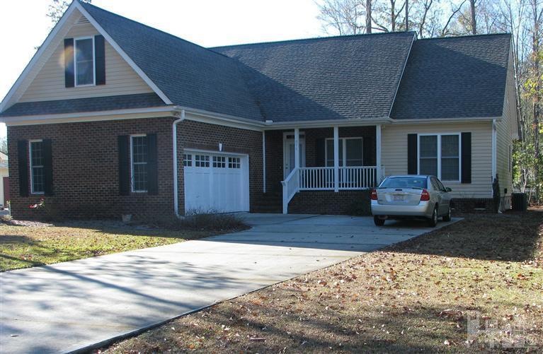 511 S Mcneil St, Burgaw, NC 28425 - photo 1