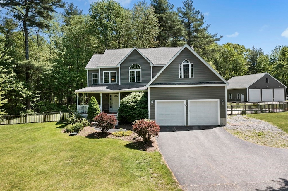 23 Oak St, Douglas, MA 01516 - photo 1