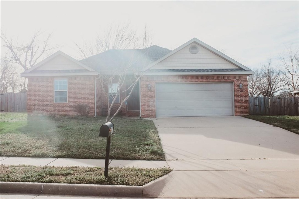 921 Sundowner Ranch Ave, Prairie Grove, AR 72753 - photo 1