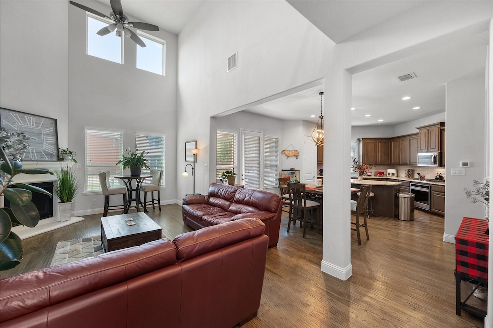 2685 Venice Dr unit 5, Grand Prairie, TX 75054 - photo 1