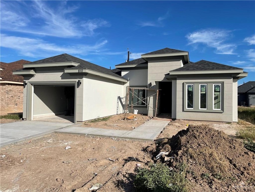 810 Lark Cir, Alamo, TX 78516 - photo 1