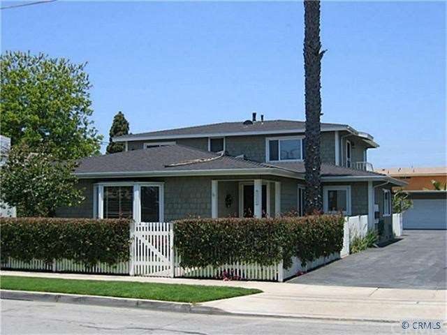 Front View of 318 E. 16th Place.