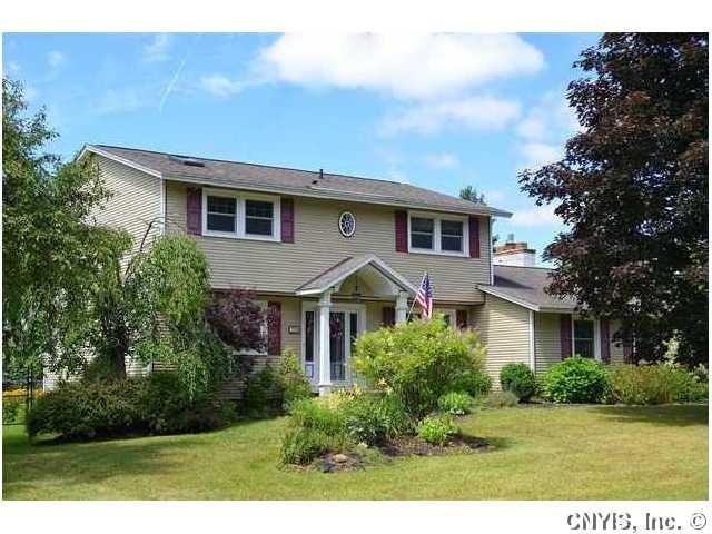 Exterior Front ABSOLUTLEY BEAUTIFUL HOME WITH SIDE