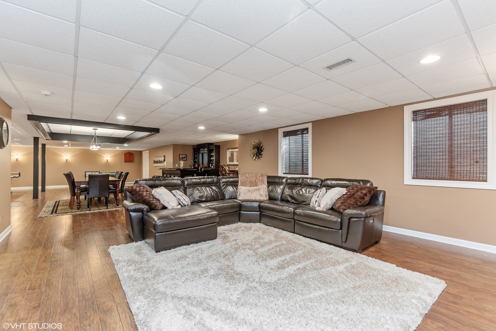 4 Augusta Ct, Lake In the Hills, IL 60156 - photo 1