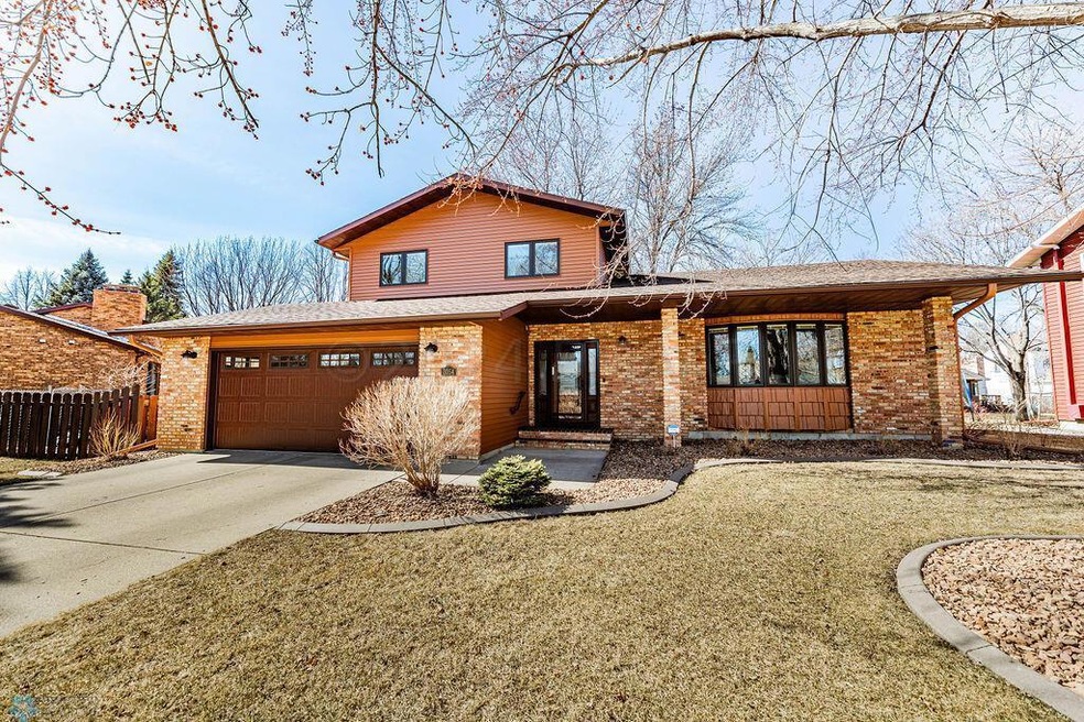 3054 Bohnet Blvd N, Fargo, ND 58102 - photo 1