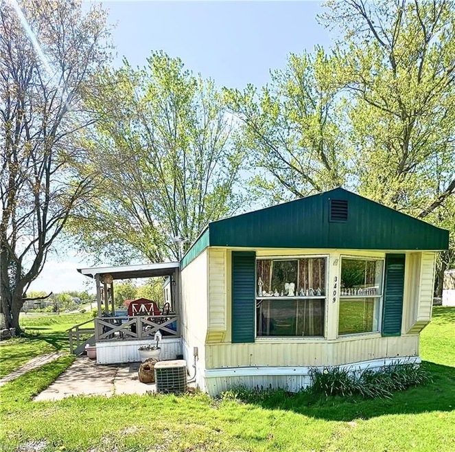 3409 Ohio 7, New Waterford, OH 44445