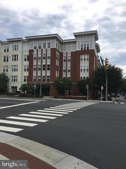 Halstead at The Metro unit 125, Fairfax, VA 22031 - photo 1