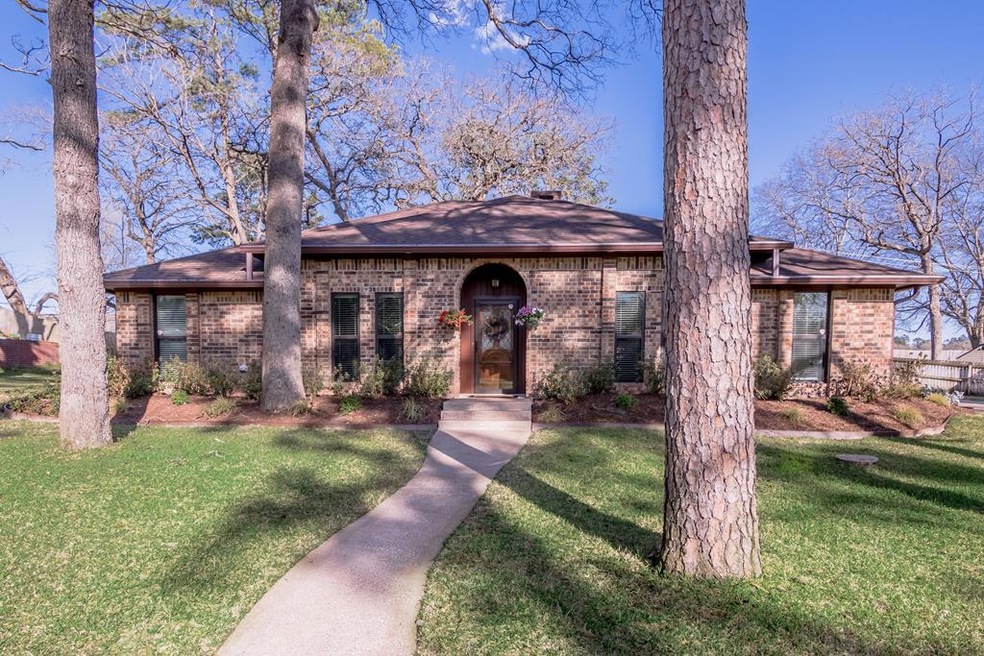 4422 Ridgebrook Dr, Nacogdoches, TX 75965 - photo 1