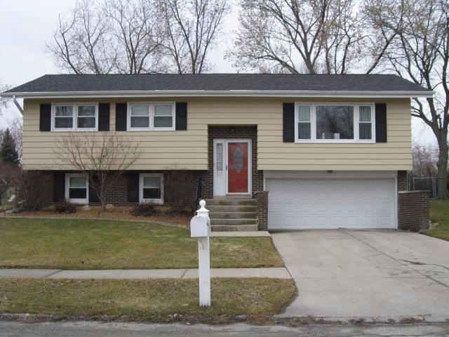 219 Las Olas Dr, Crown Point, IN 46307 - photo 1