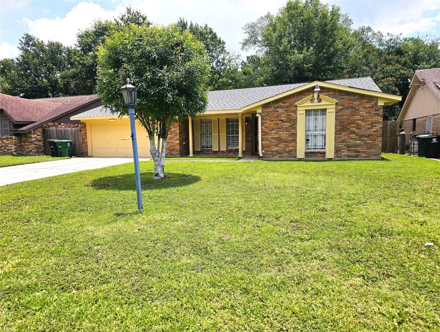 10510 Bretton Dr, Houston, TX 77016 - photo 1