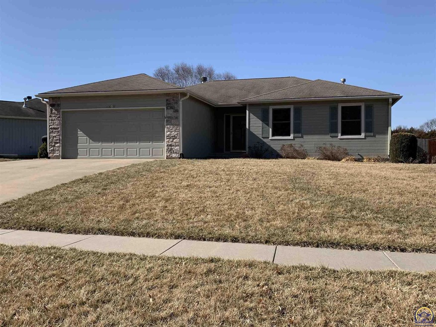 4419 SW Colly Creek Dr, Topeka, KS 66610 - photo 1