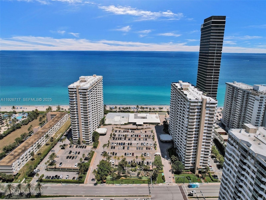 The Hemispheres unit 3P, Hallandale Beach, FL 33009 - photo 1