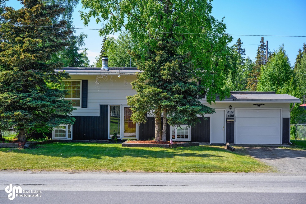 Exterior Front 1406 Patterson