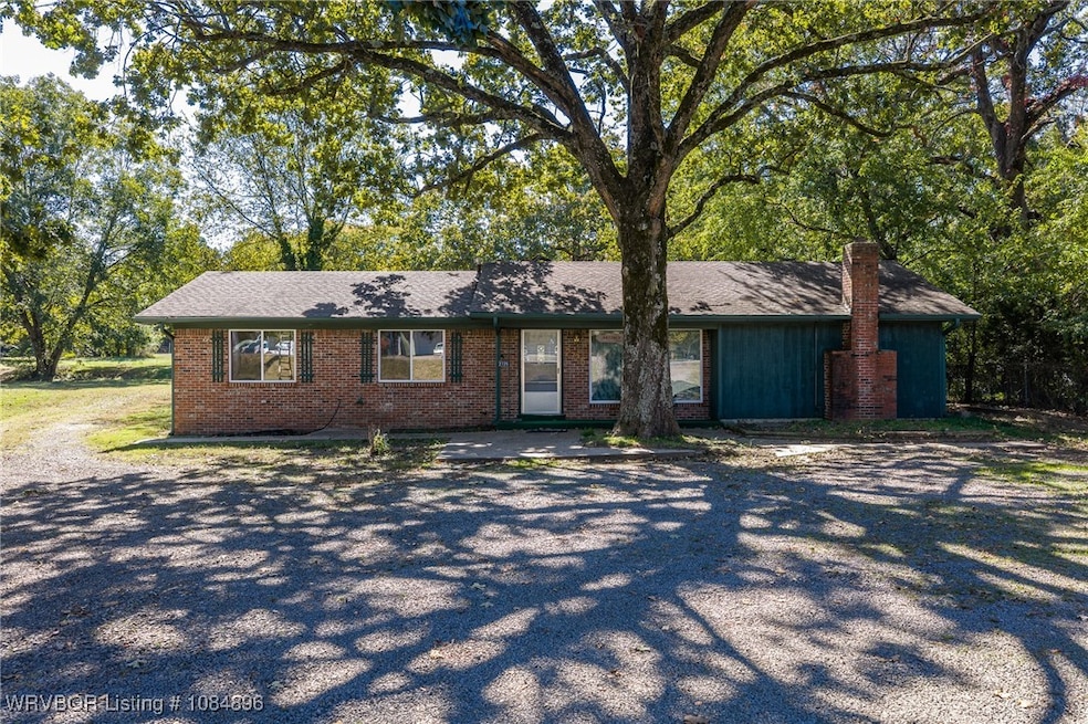 2726 W Walnut St, Paris, AR 72855 - photo 1
