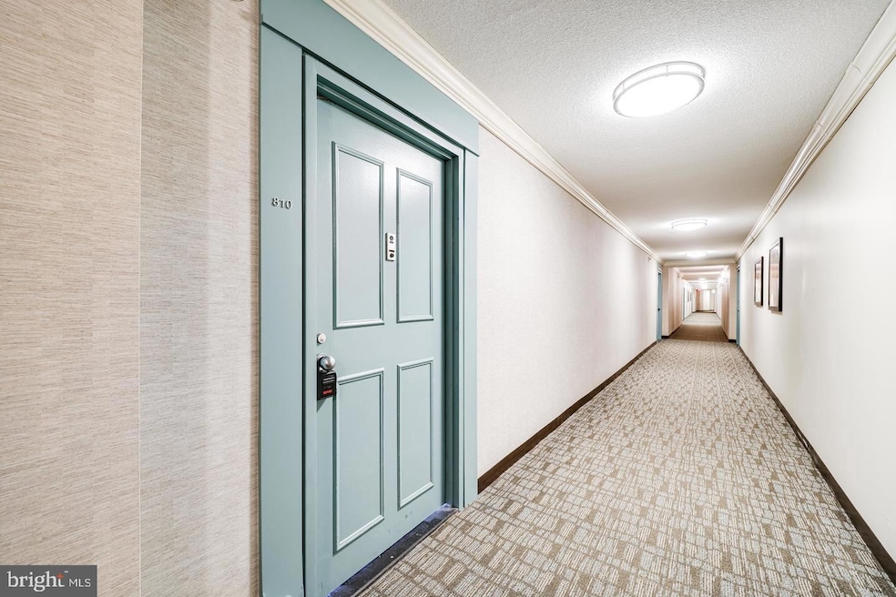 Watergate At Landmark unit 810, Alexandria, VA 22304 - photo 1