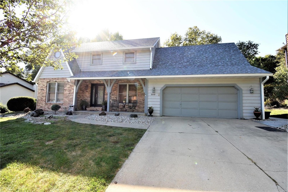 2019 Greenbrier Dr, Collinsville, IL 62234 - photo 1