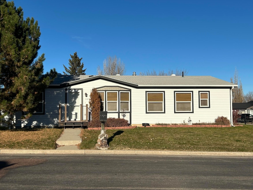 505 W 8th St, Sheridan, WY 82801 - photo 1