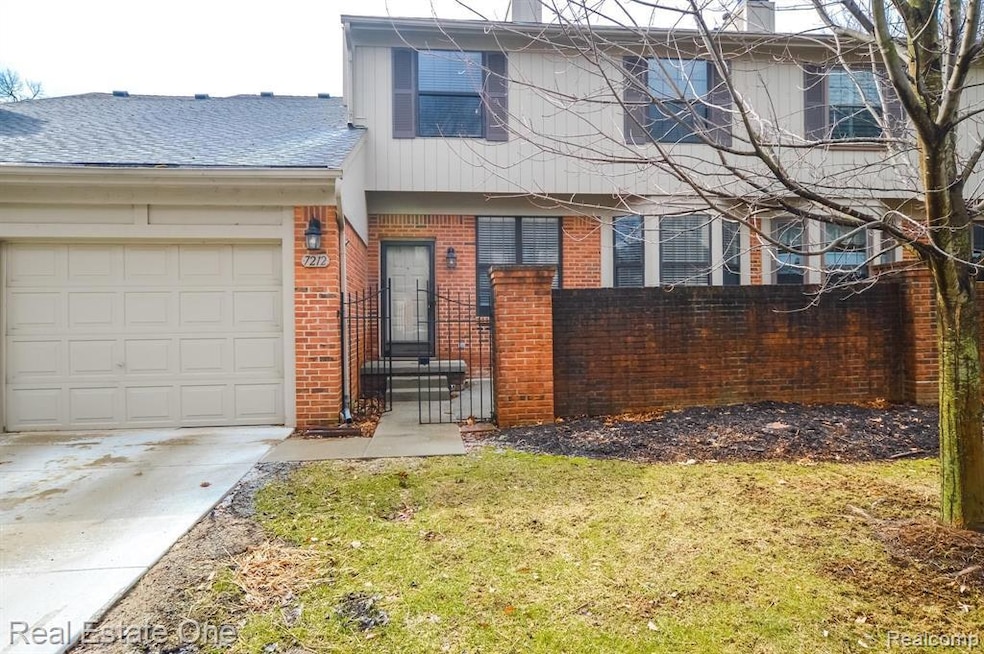 7212 Green Farm Rd unit 153, West Bloomfield, MI 48322 - photo 1