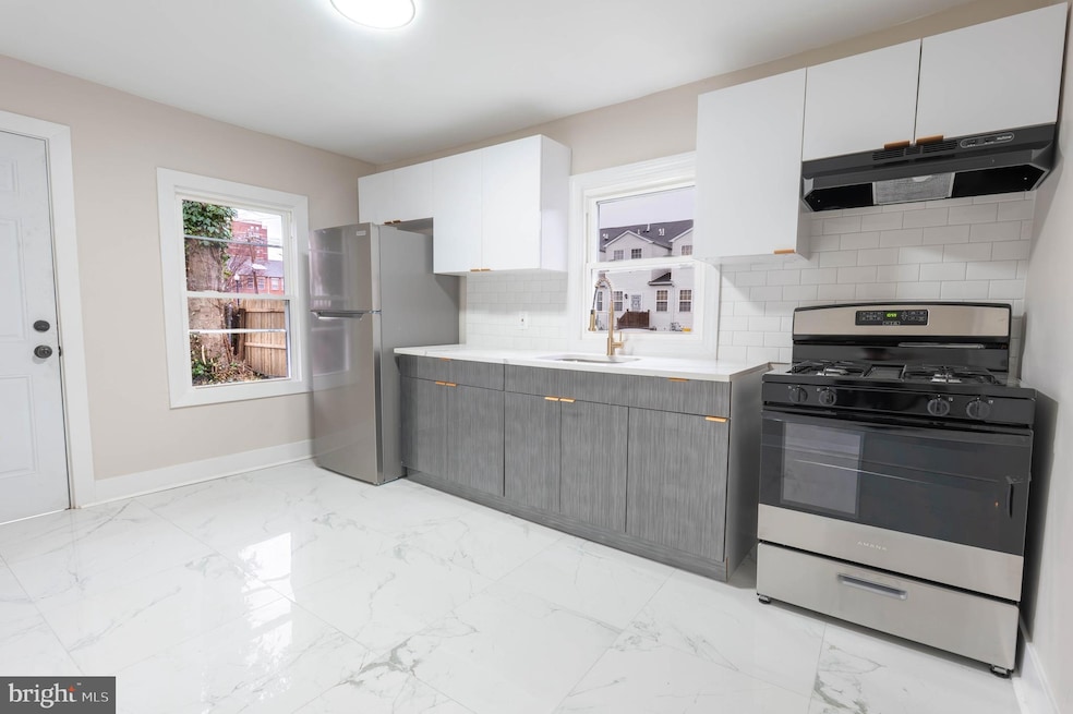 20 Spring St, Trenton, NJ 08618 - photo 1