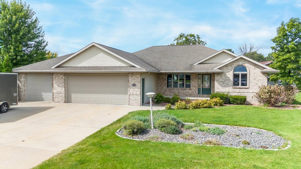 W6068 Greystone Ct, Appleton, WI 54915 - photo 1