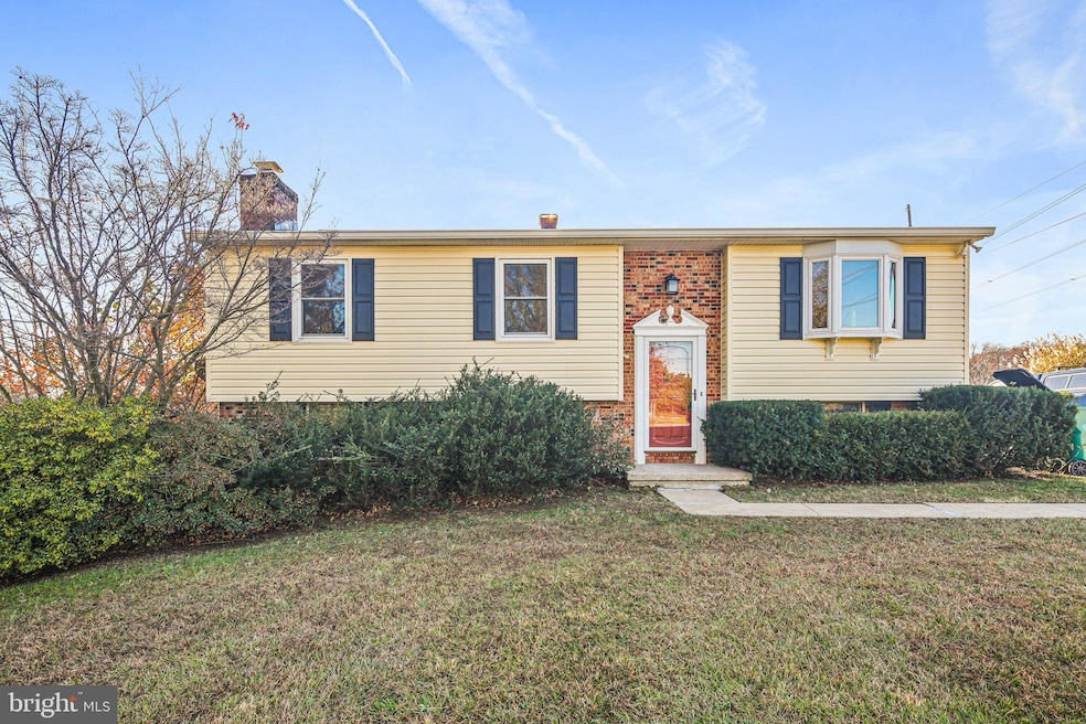 601 Sherry Dr, Sykesville, MD 21784 - photo 1