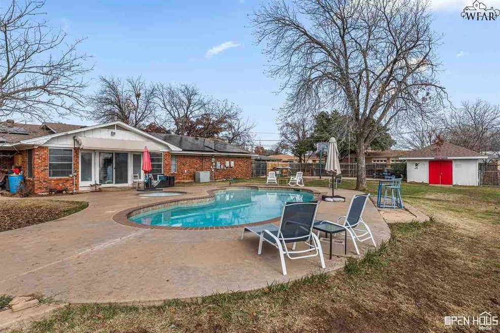 1625 Christine Rd, Wichita Falls, TX 76302 - photo 1