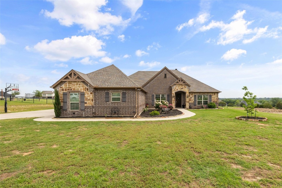 232 Martin Dr, Granbury, TX 76049 - photo 1