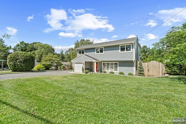 407 Crest Dr, Northvale, NJ 07647 - photo 1